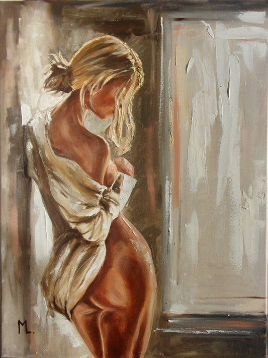 Golden Silence – Elegant Figure Art